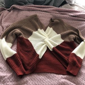 Reversible sweater with knot